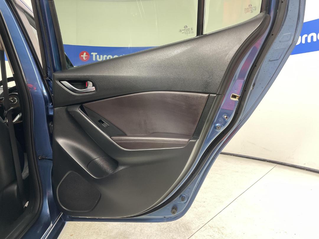 Photo '19' of Mazda Mazda3 Photo '19' of Mazda Mazda3