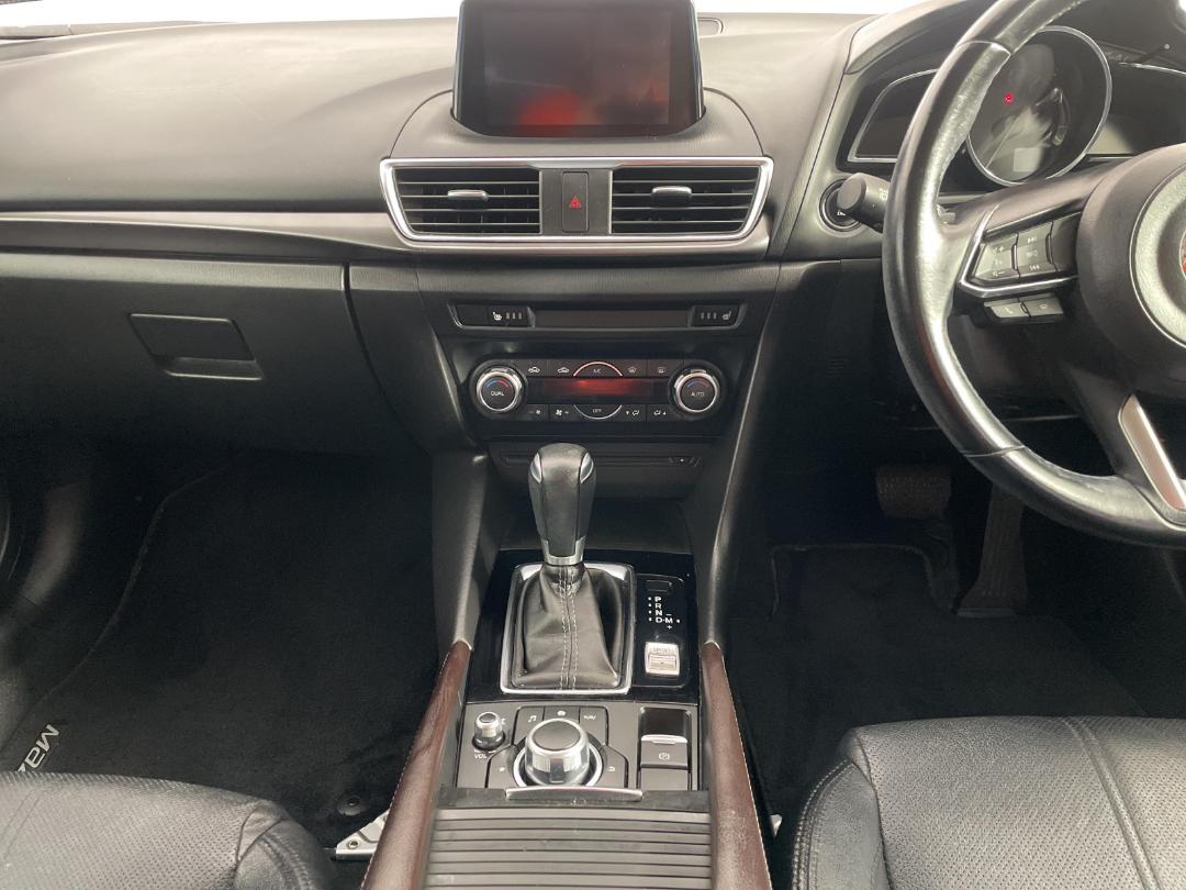 Photo '18' of Mazda Mazda3 Photo '18' of Mazda Mazda3