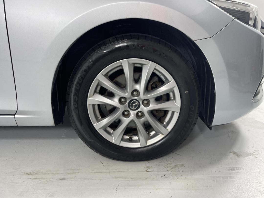 Photo '9' of Mazda Mazda3 Photo '9' of Mazda Mazda3