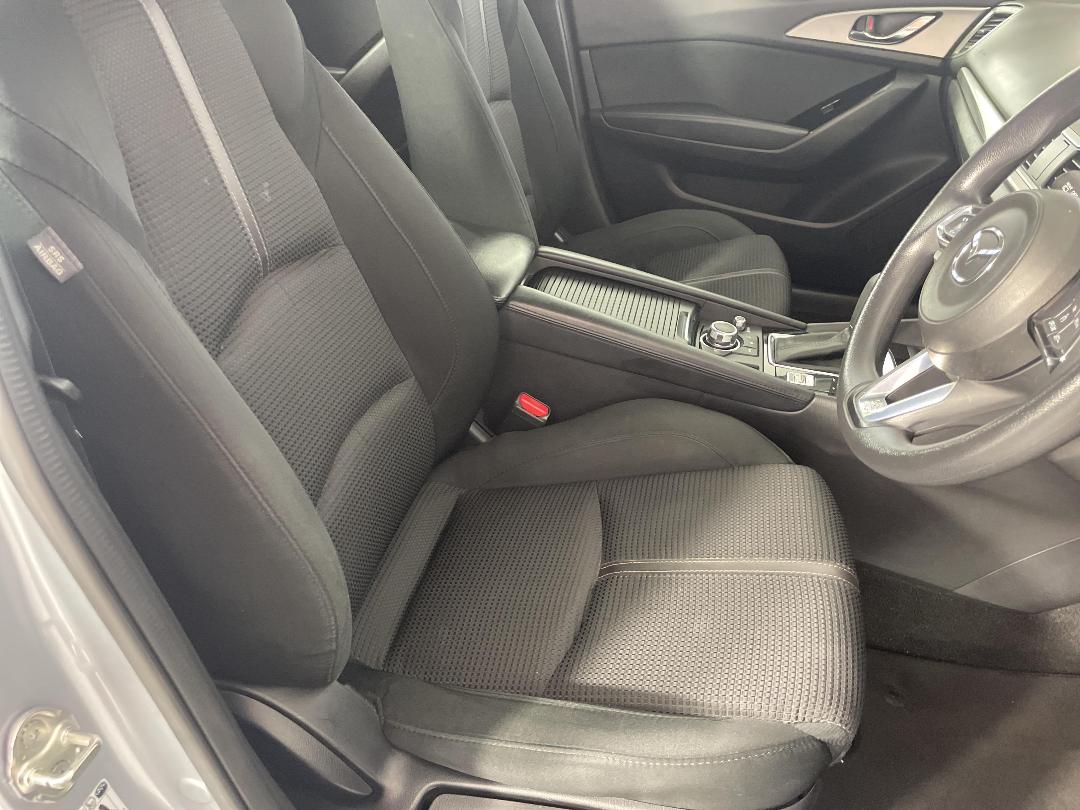 Photo '16' of Mazda Mazda3 Photo '16' of Mazda Mazda3