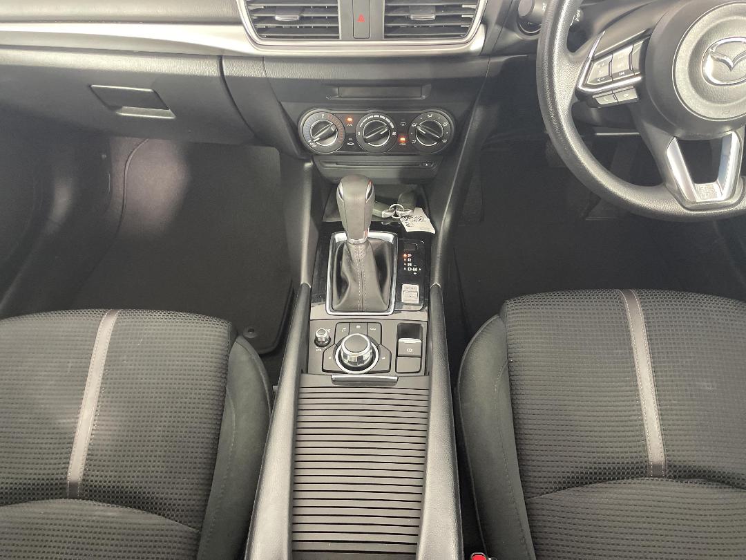 Photo '18' of Mazda Mazda3 Photo '18' of Mazda Mazda3