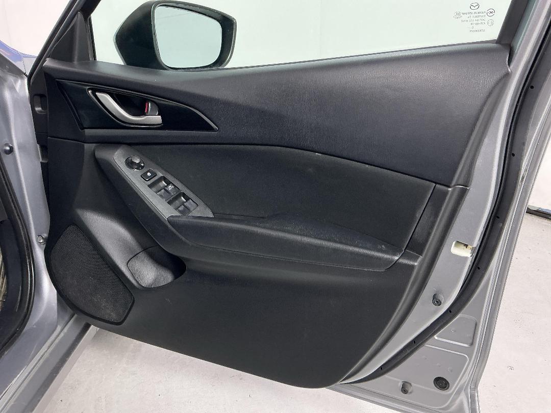 Photo '15' of Mazda Mazda3 Photo '15' of Mazda Mazda3