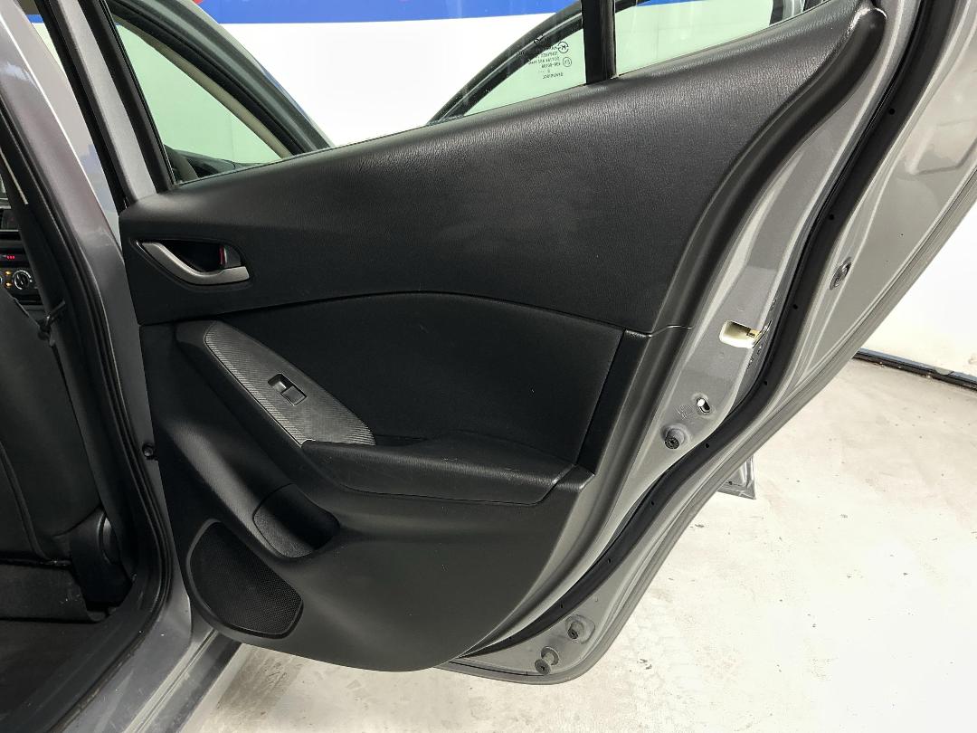 Photo '19' of Mazda Mazda3 Photo '19' of Mazda Mazda3