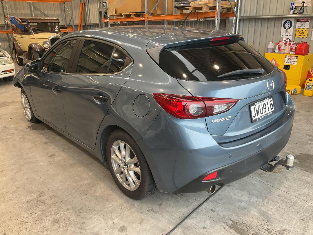 Photo '3' of Mazda Mazda3 GLX Photo '3' of Mazda Mazda3 GLX