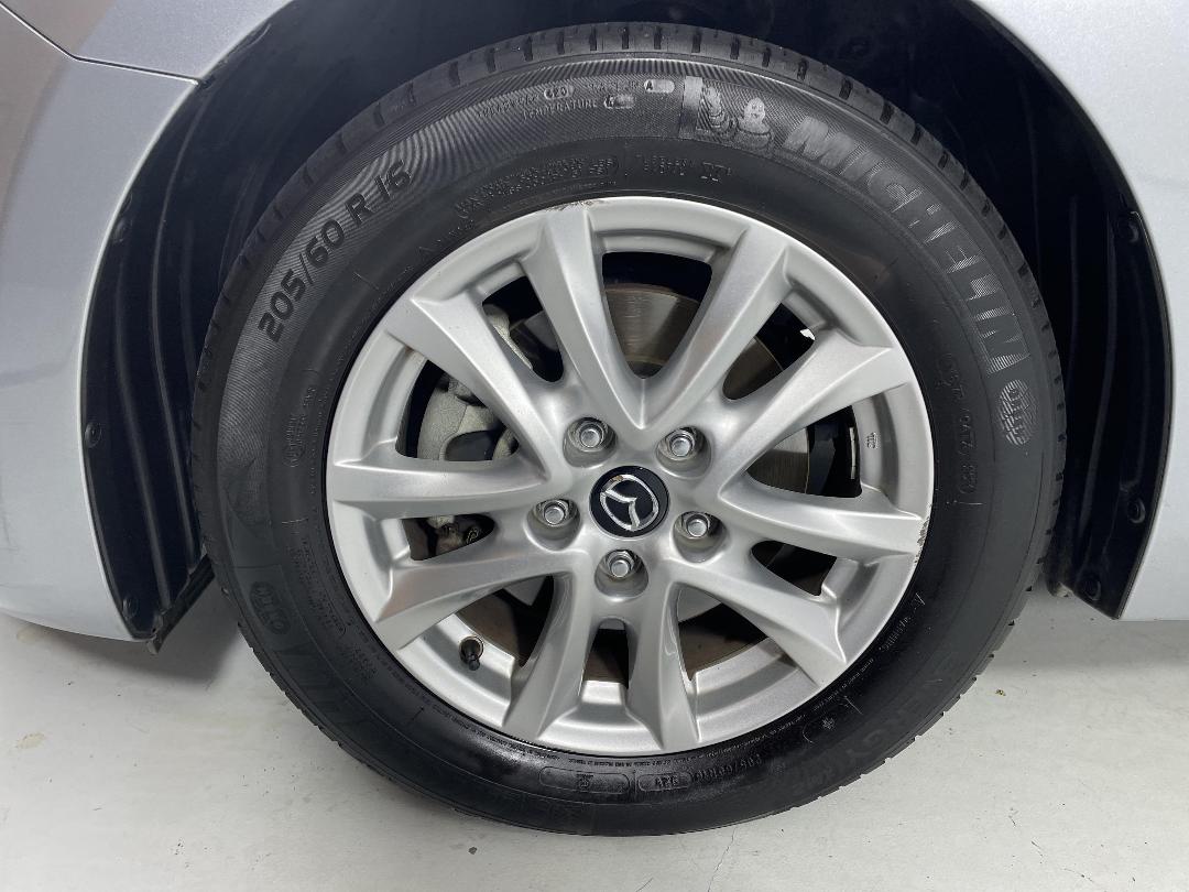 Photo '10' of Mazda Mazda3