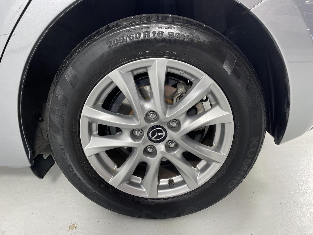 Photo '11' of Mazda Mazda3