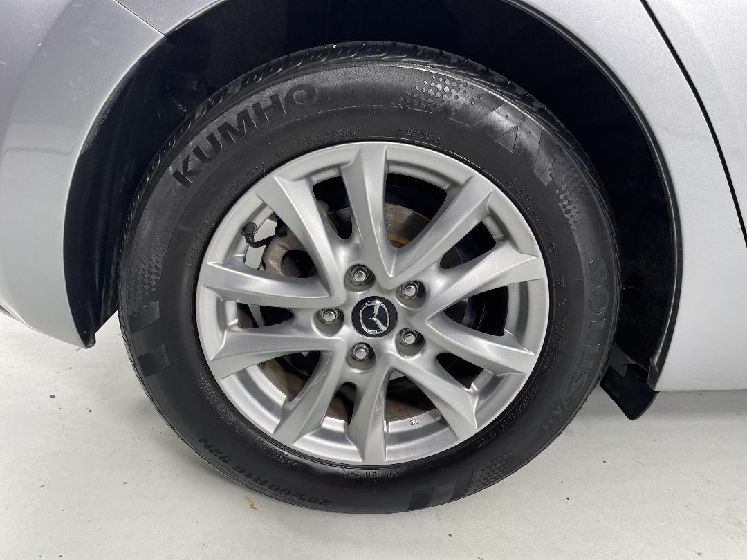 Photo '12' of Mazda Mazda3