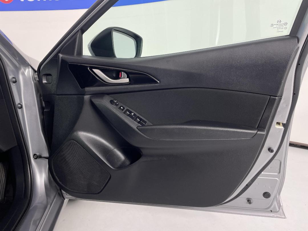 Photo '15' of Mazda Mazda3