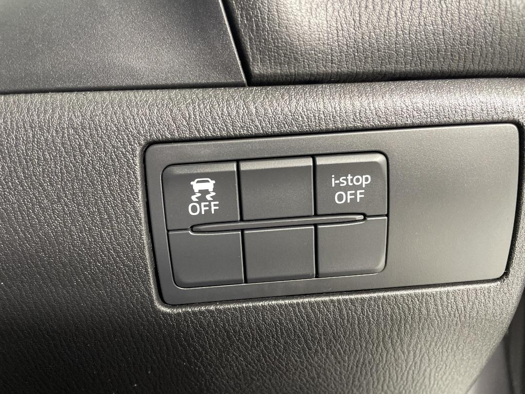 Photo '18' of Mazda Mazda3