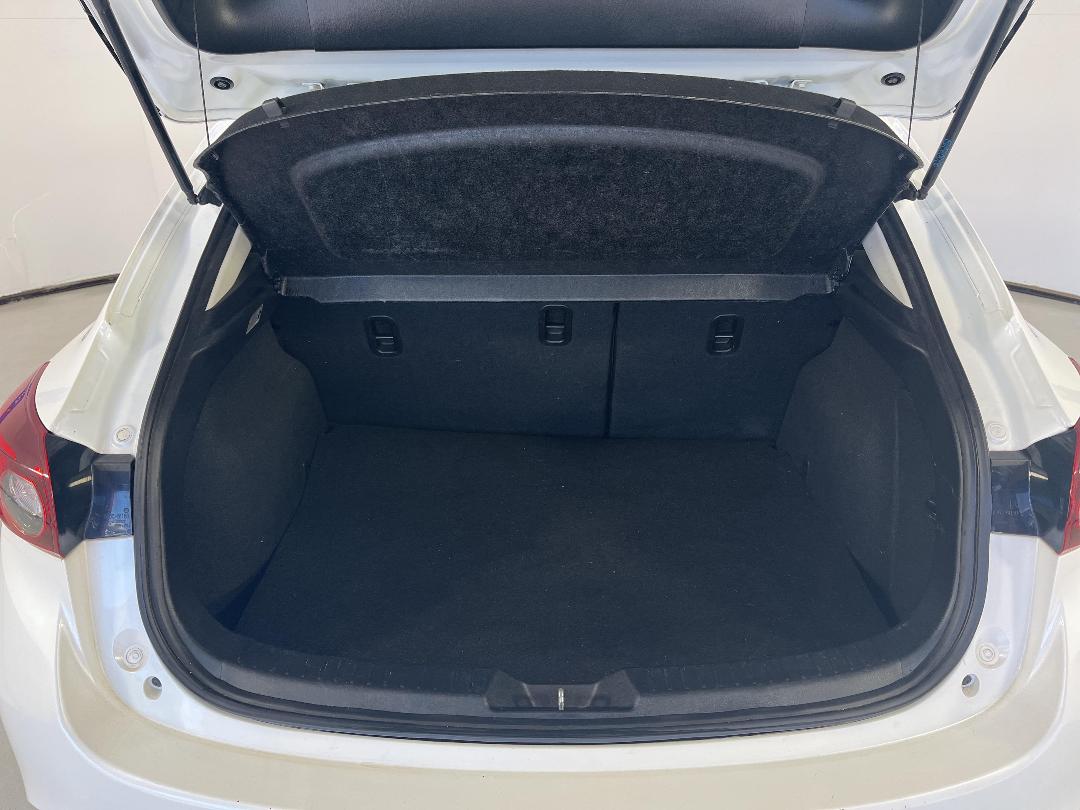 Photo '14' of Mazda Mazda3