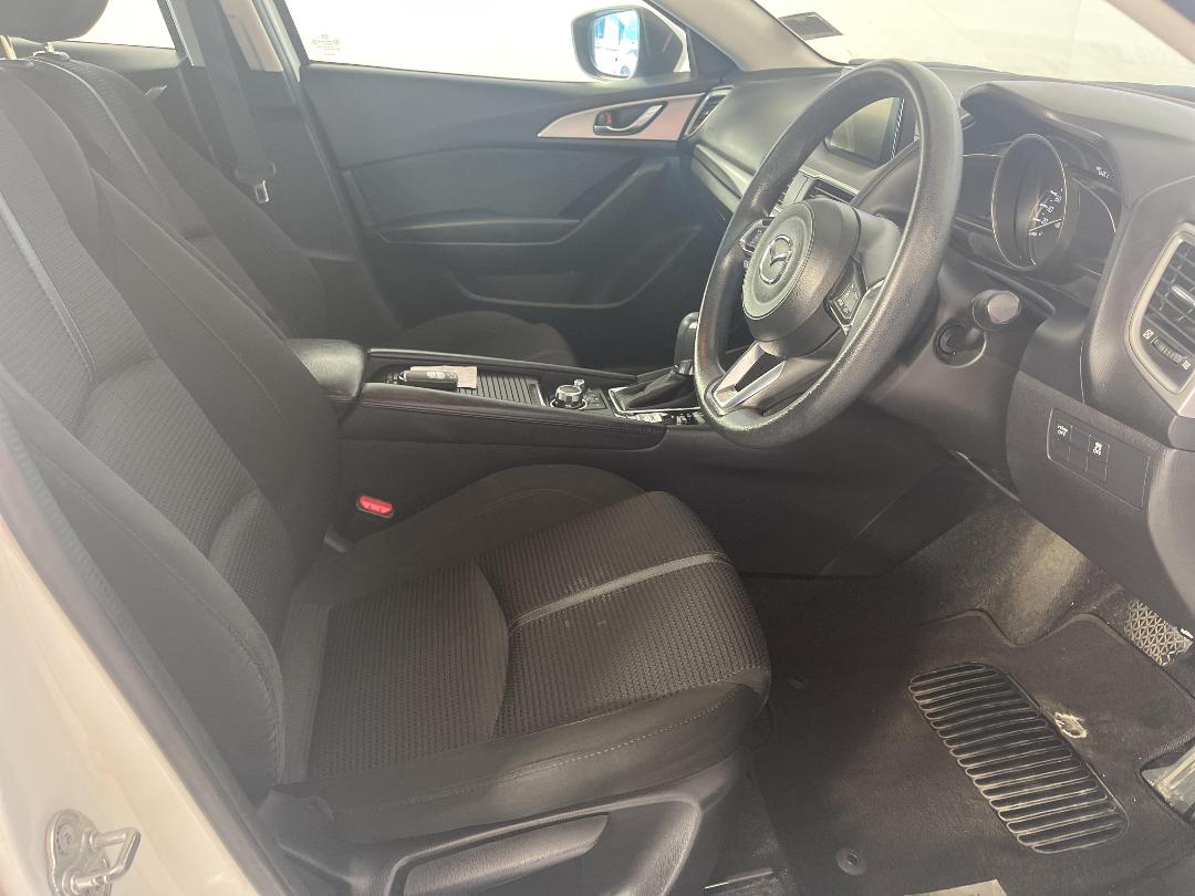 Photo '16' of Mazda Mazda3