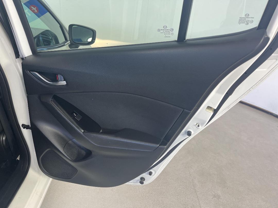 Photo '19' of Mazda Mazda3