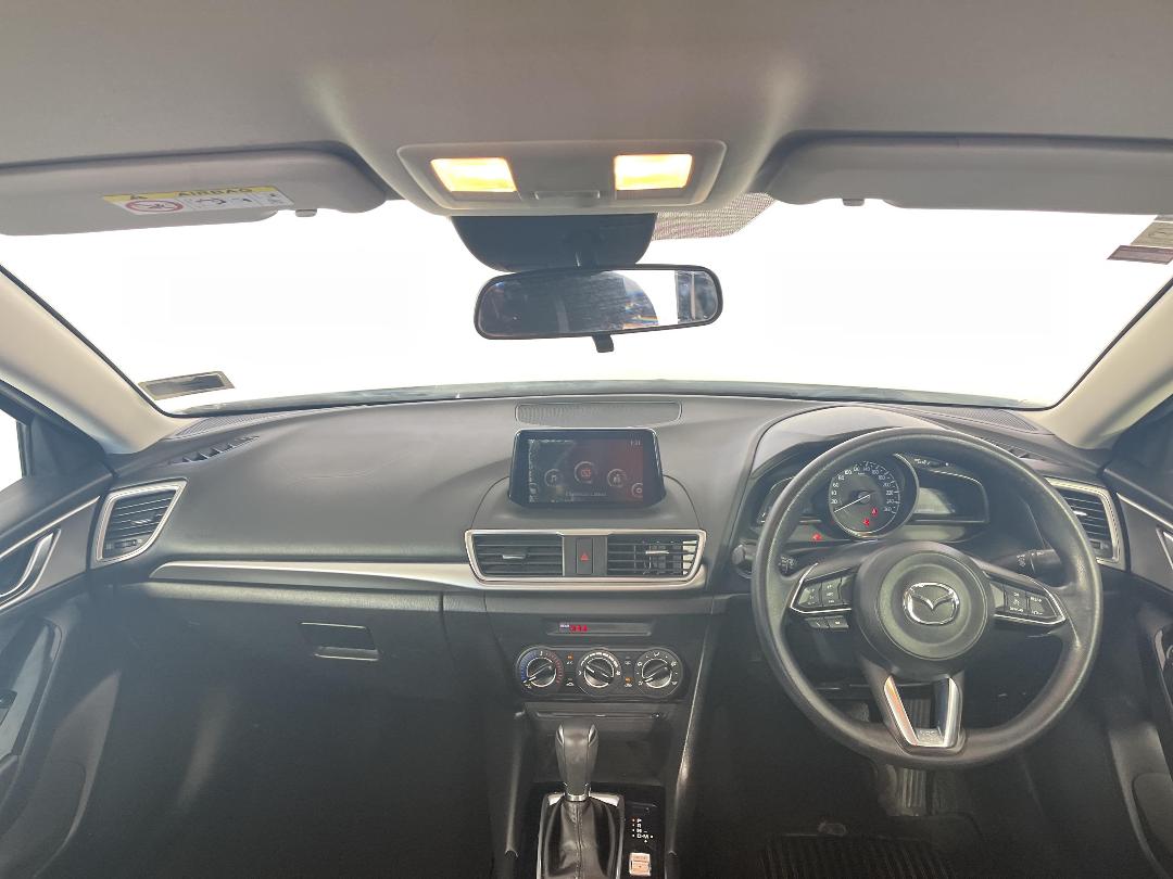 Photo '17' of Mazda Mazda3