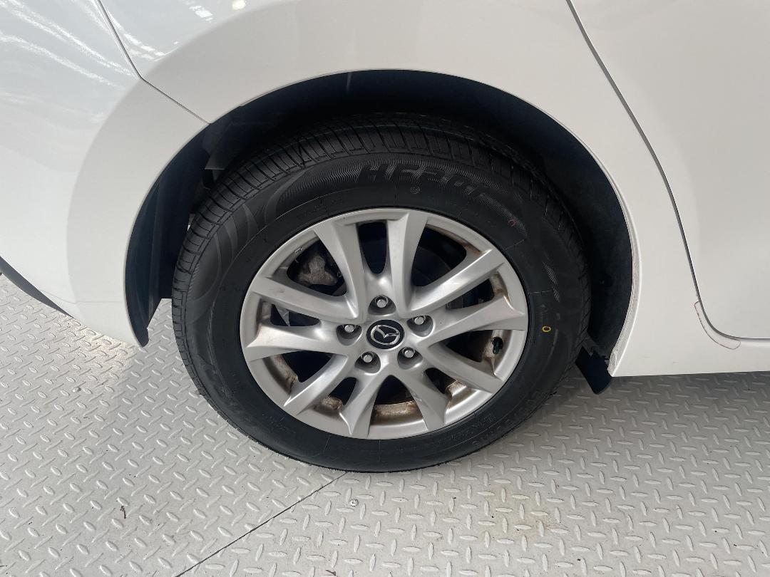 Photo '12' of Mazda Mazda3