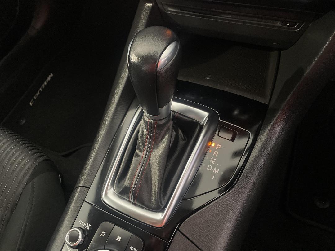 Photo '32' of Mazda Mazda3