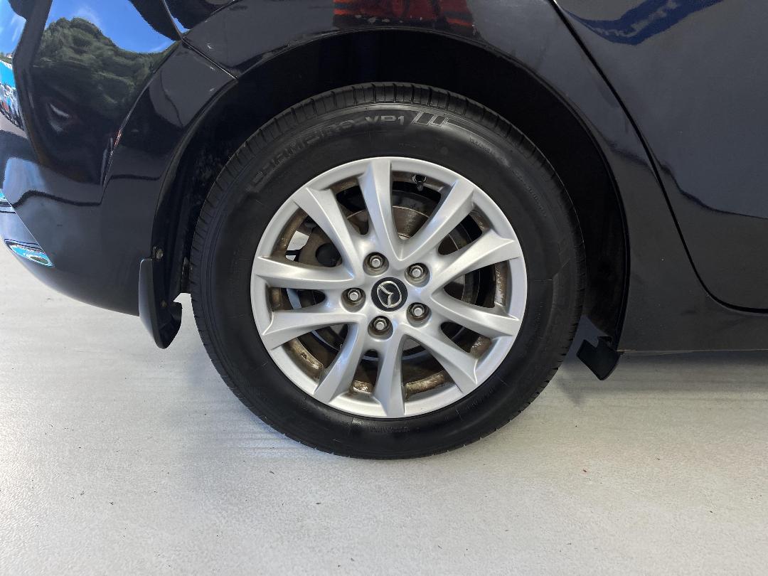 Photo '12' of Mazda Mazda3