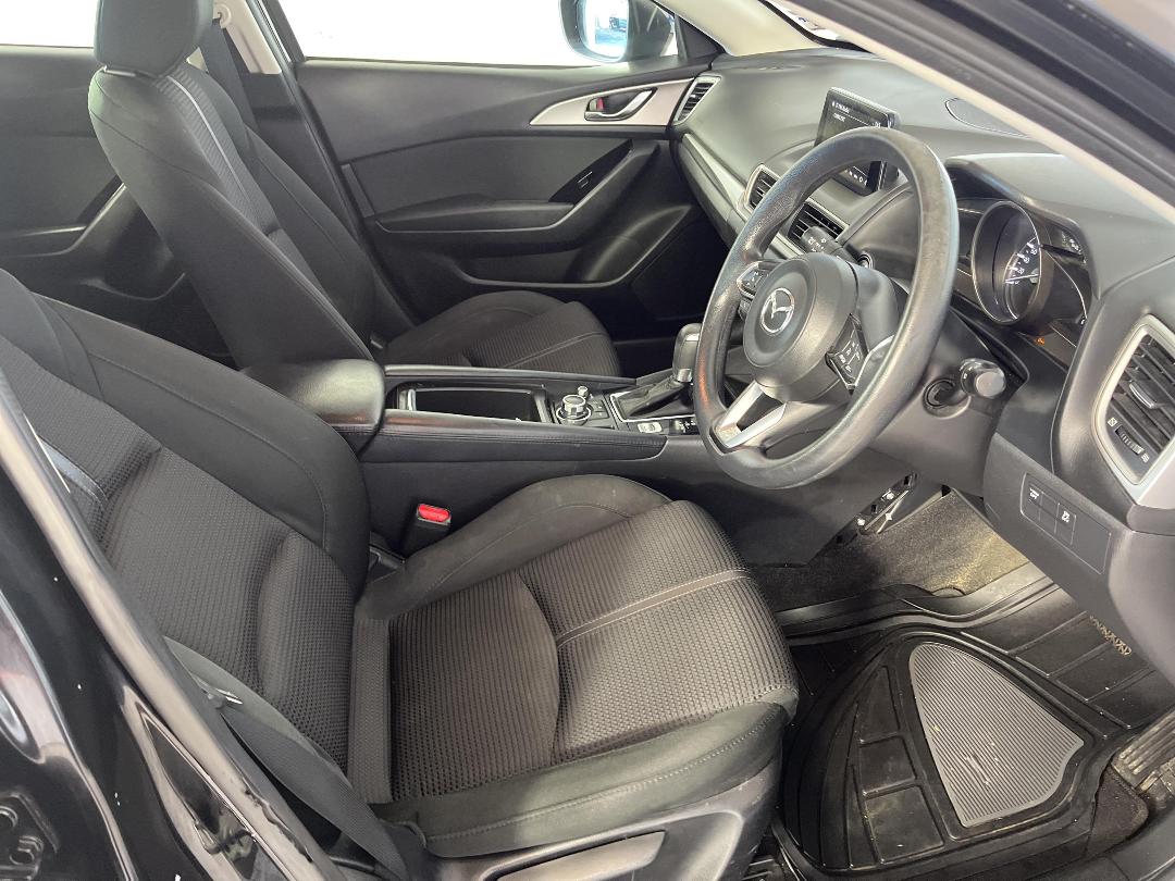 Photo '16' of Mazda Mazda3