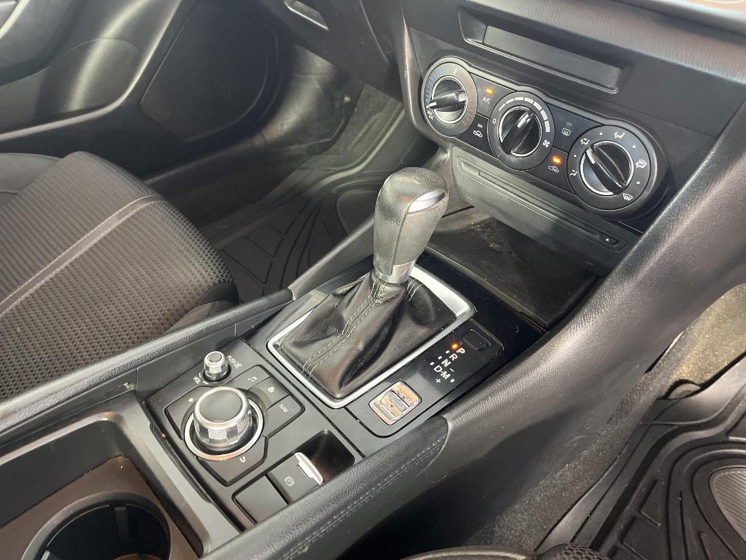 Photo '18' of Mazda Mazda3