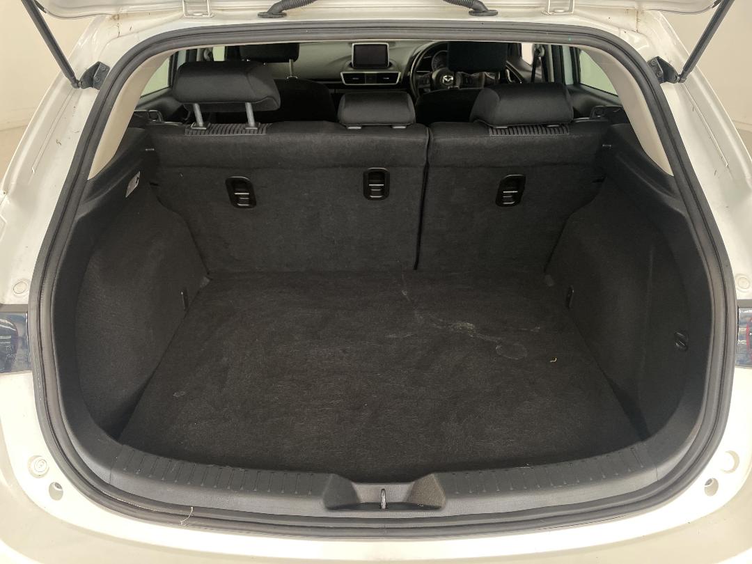 Photo '14' of Mazda Mazda3 Photo '14' of Mazda Mazda3