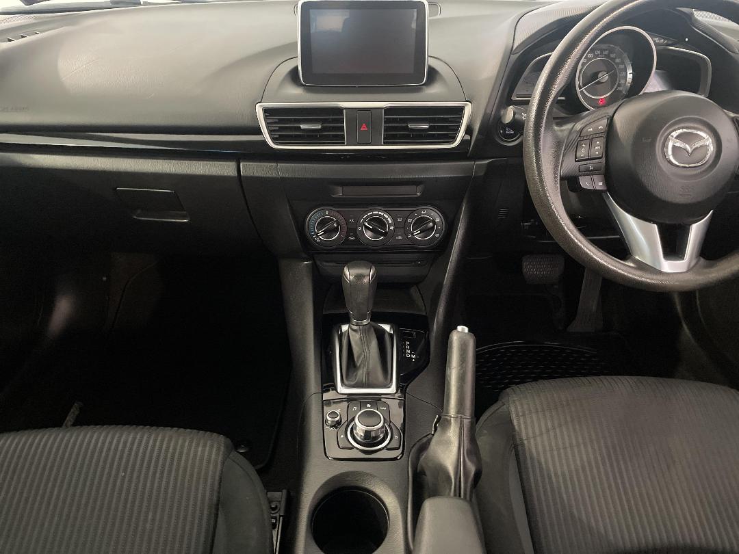 Photo '18' of Mazda Mazda3 Photo '18' of Mazda Mazda3