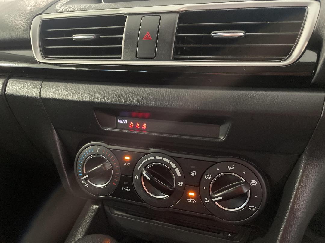 Photo '31' of Mazda Mazda3 Photo '31' of Mazda Mazda3