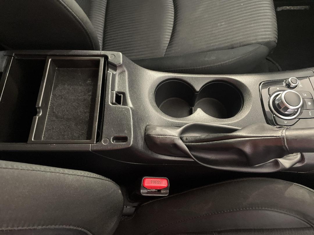 Photo '33' of Mazda Mazda3 Photo '33' of Mazda Mazda3