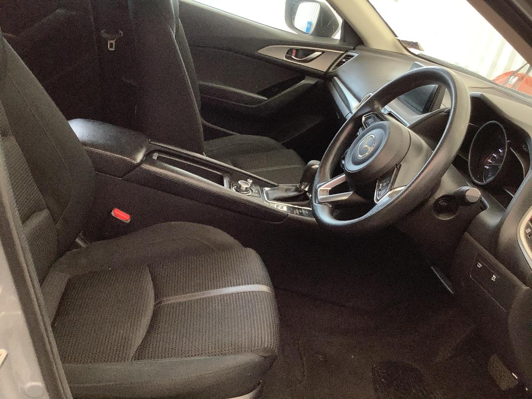 Photo '10' of Mazda Mazda3 GLX