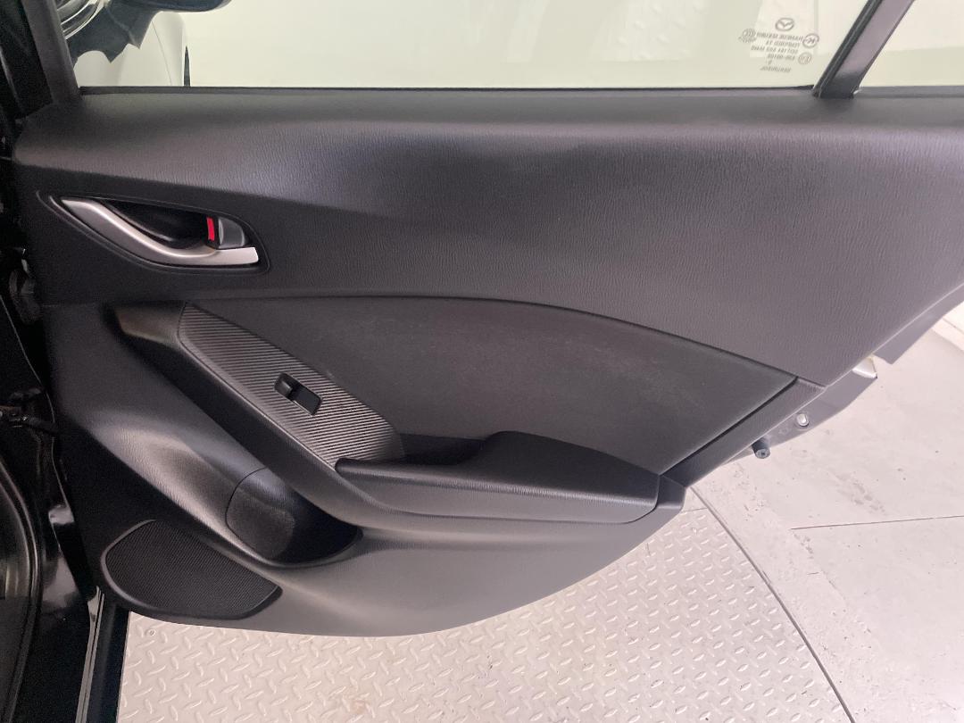 Photo '19' of Mazda Mazda3 Photo '19' of Mazda Mazda3