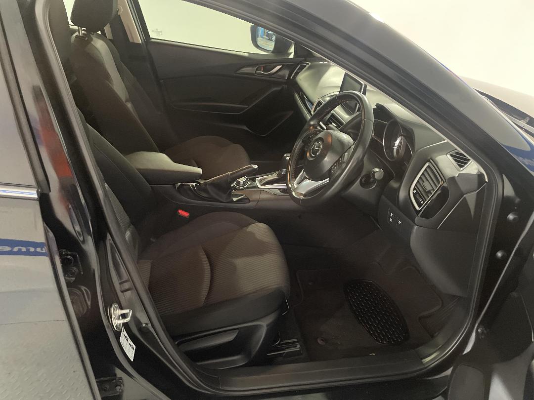 Photo '16' of Mazda Mazda3 Photo '16' of Mazda Mazda3