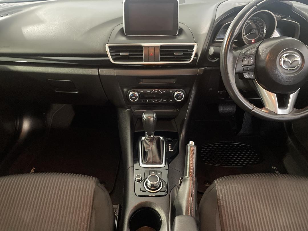 Photo '18' of Mazda Mazda3 Photo '18' of Mazda Mazda3