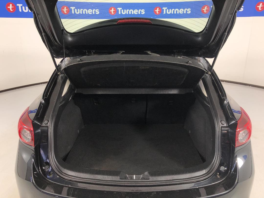 Photo '14' of Mazda Mazda3