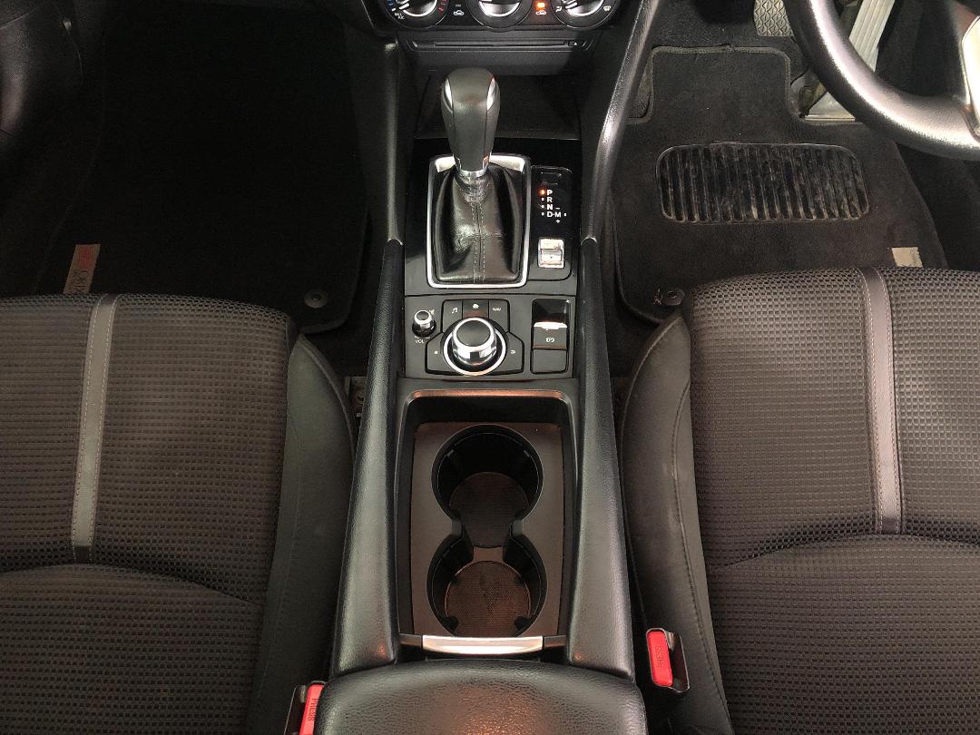 Photo '18' of Mazda Mazda3