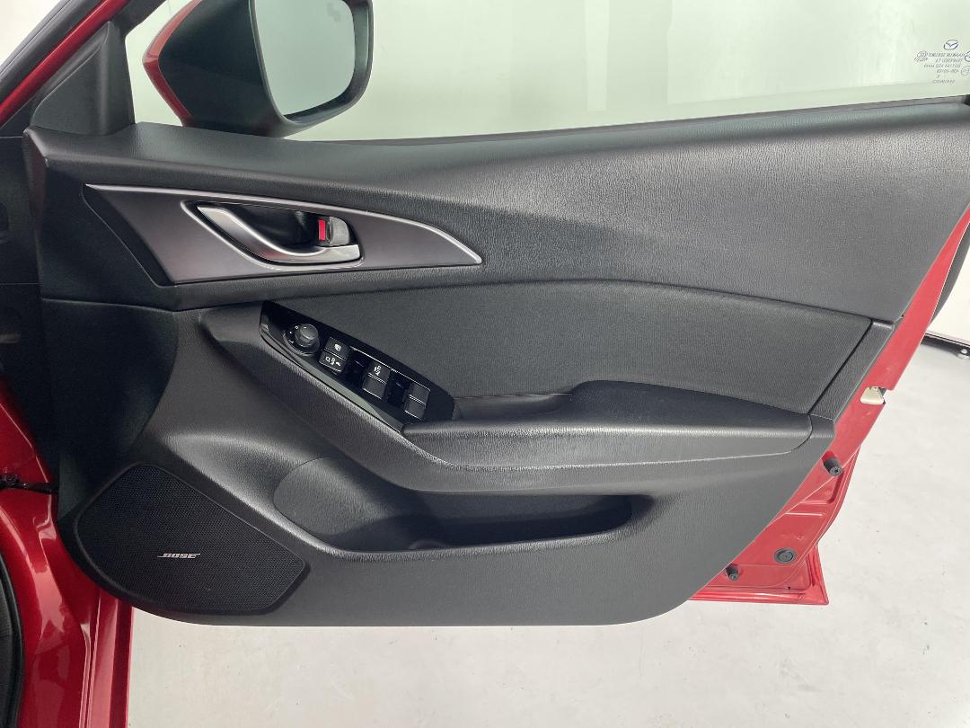 Photo '15' of Mazda Mazda3