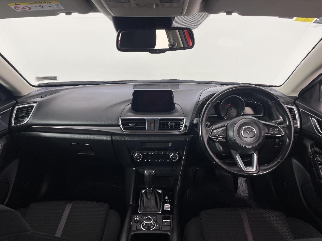 Photo '17' of Mazda Mazda3