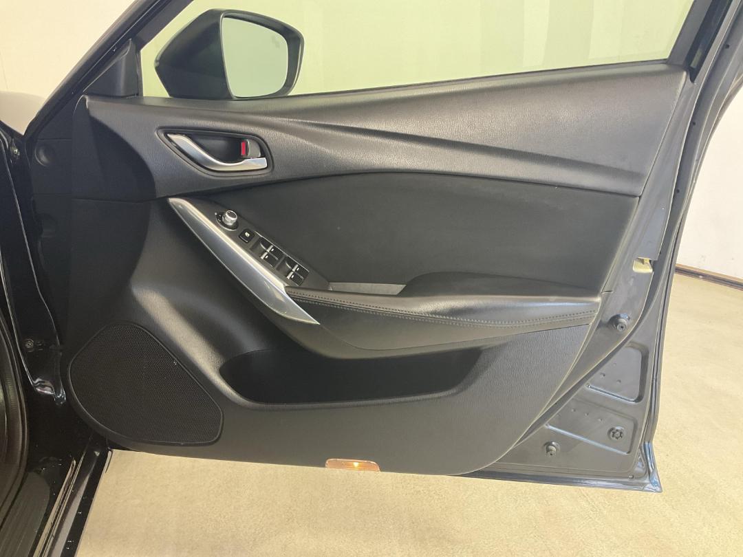 Photo '15' of Mazda Mazda6