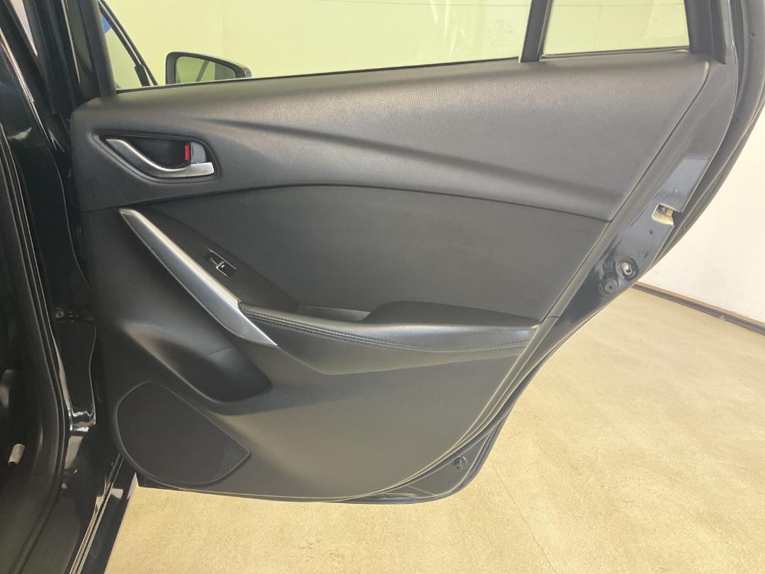 Photo '19' of Mazda Mazda6