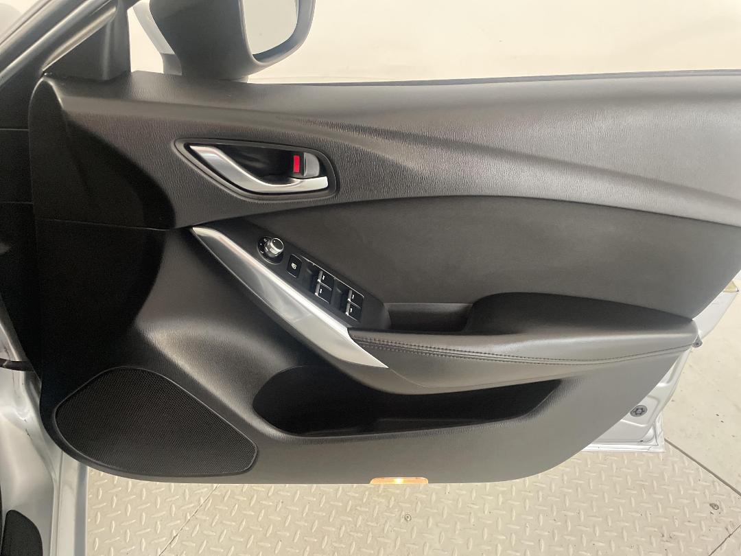 Photo '15' of Mazda Mazda6