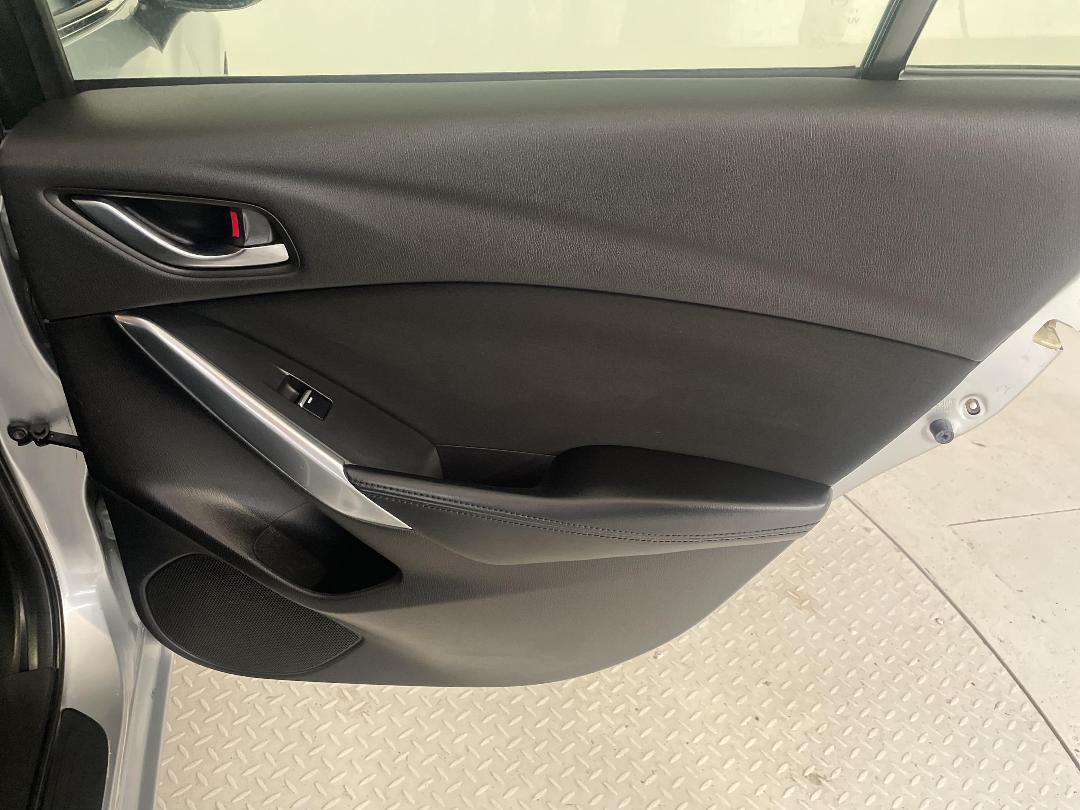 Photo '19' of Mazda Mazda6