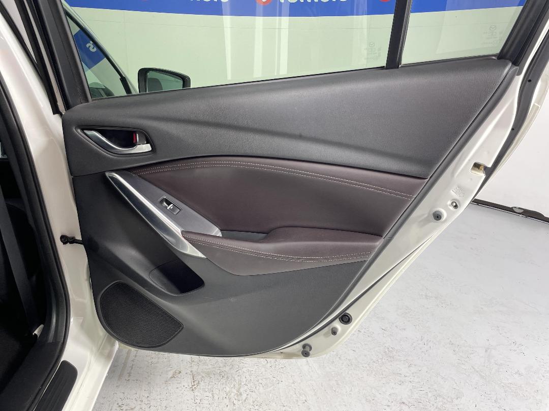 Photo '19' of Mazda Mazda6