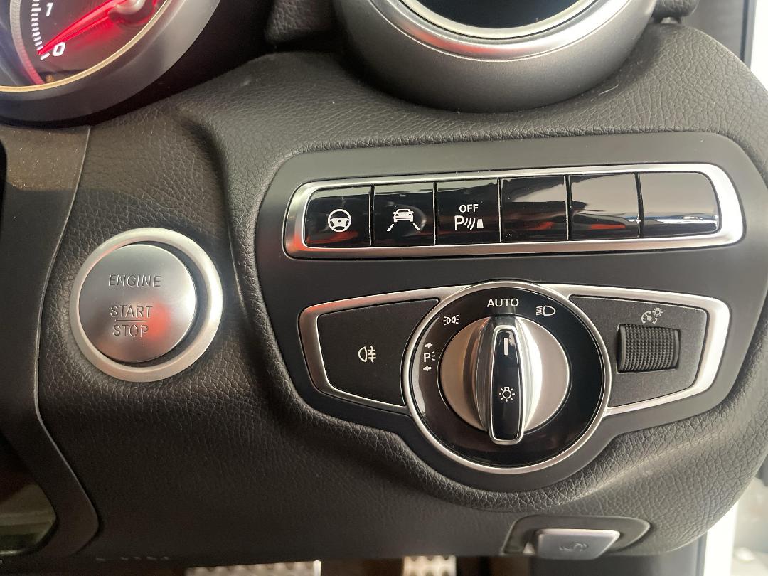 Photo '25' of Mercedes-Benz C200