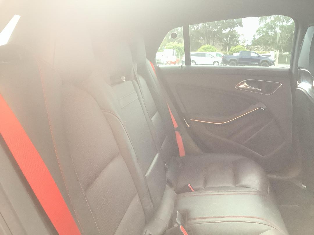 Photo '11' of Mercedes-Benz CLA 45 AMG SB Photo '11' of Mercedes-Benz CLA 45 AMG SB