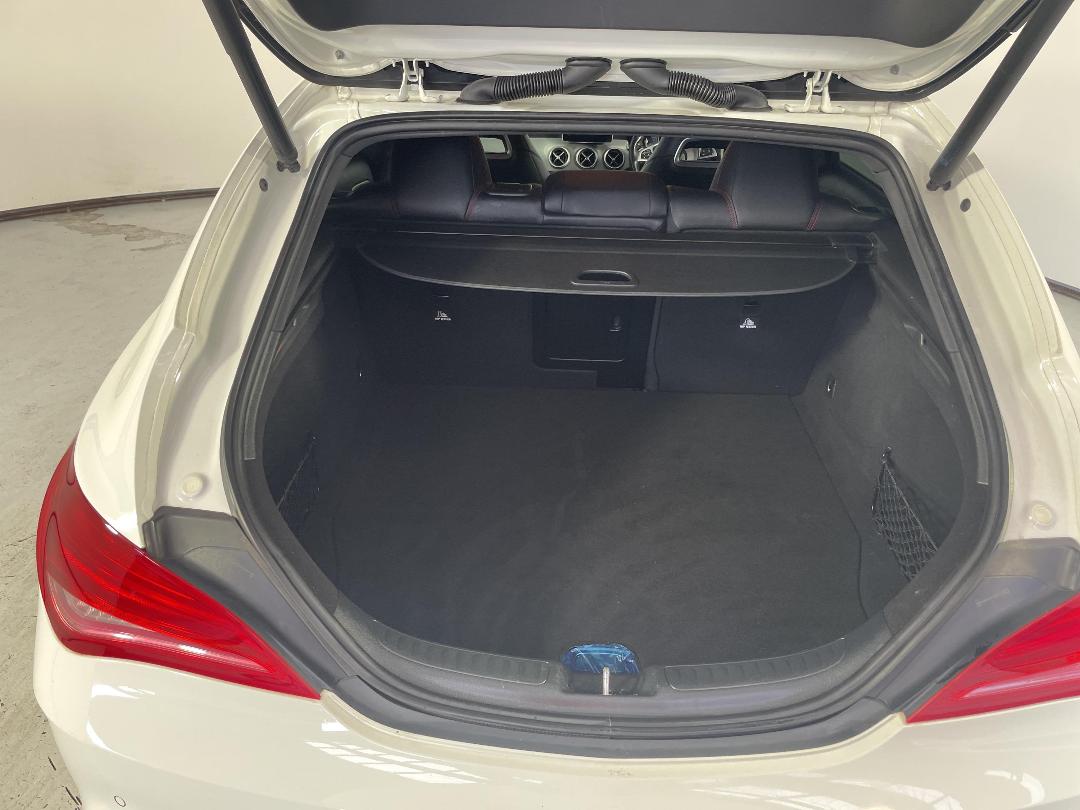 Photo '14' of Mercedes-Benz CLA180