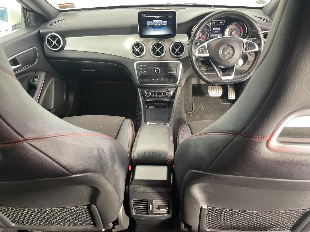 Photo '18' of Mercedes-Benz CLA180