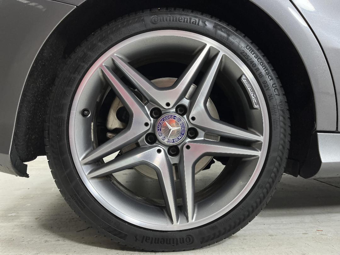 Photo '12' of Mercedes-Benz CLA180