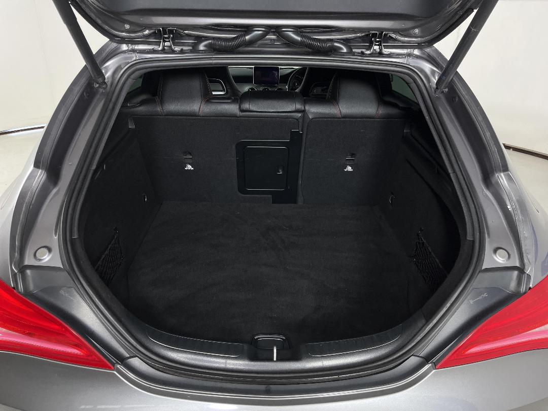 Photo '14' of Mercedes-Benz CLA180