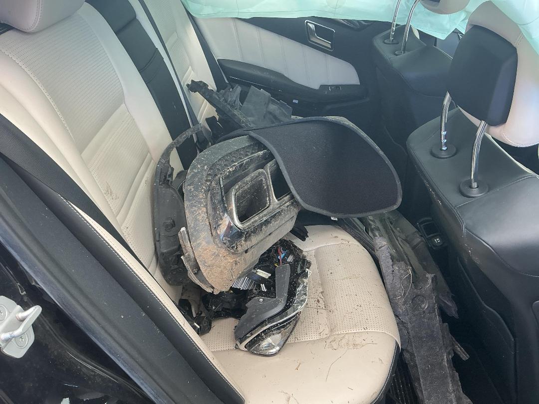 Photo '23' of Mercedes-Benz E63 AMG Saloon Photo '23' of Mercedes-Benz E63 AMG Saloon