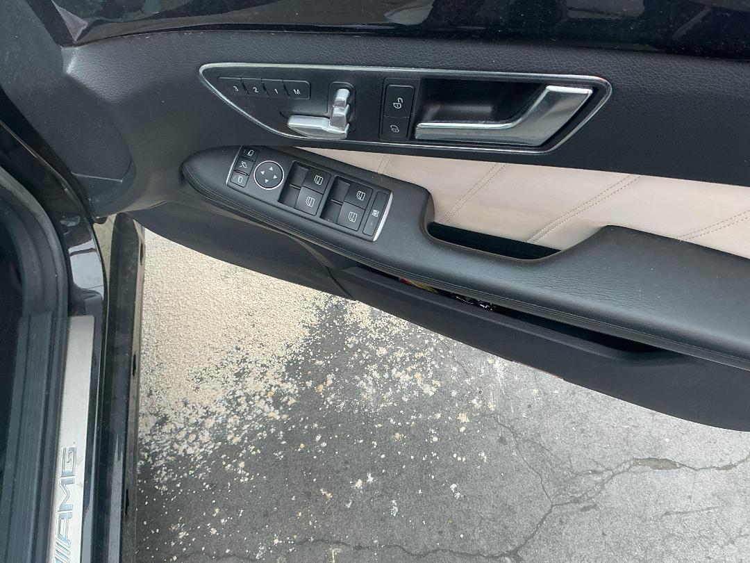 Photo '25' of Mercedes-Benz E63 AMG Saloon Photo '25' of Mercedes-Benz E63 AMG Saloon