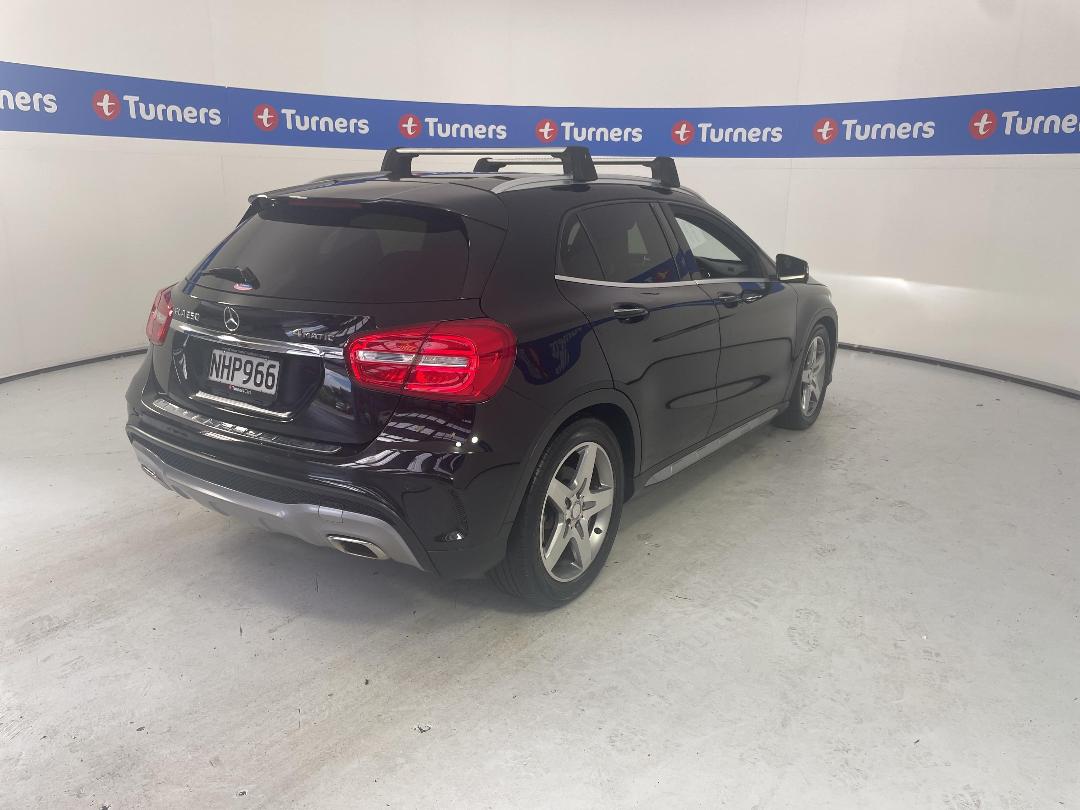 Photo '7' of Mercedes-Benz GLA250