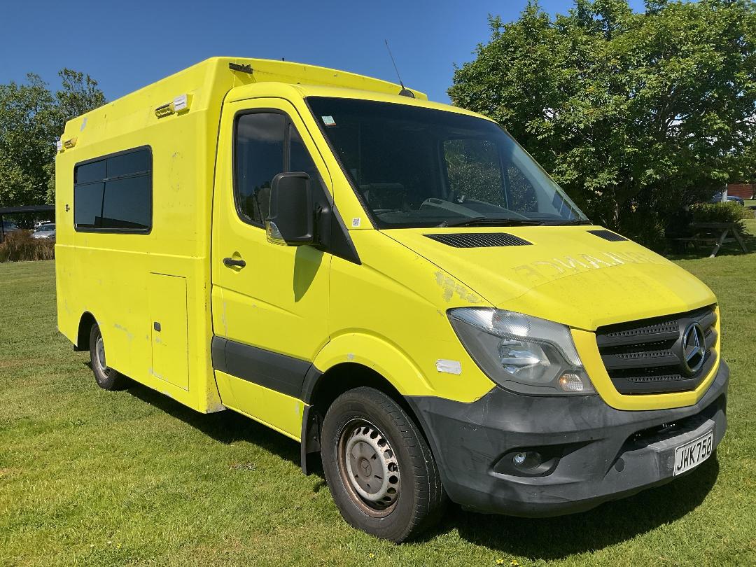 Photo '3' of Mercedes-Benz Sprinter M-B 319 SPRINTER CC Ambulance Photo '3' of Mercedes-Benz Sprinter M-B 319 SPRINTER CC Ambulance