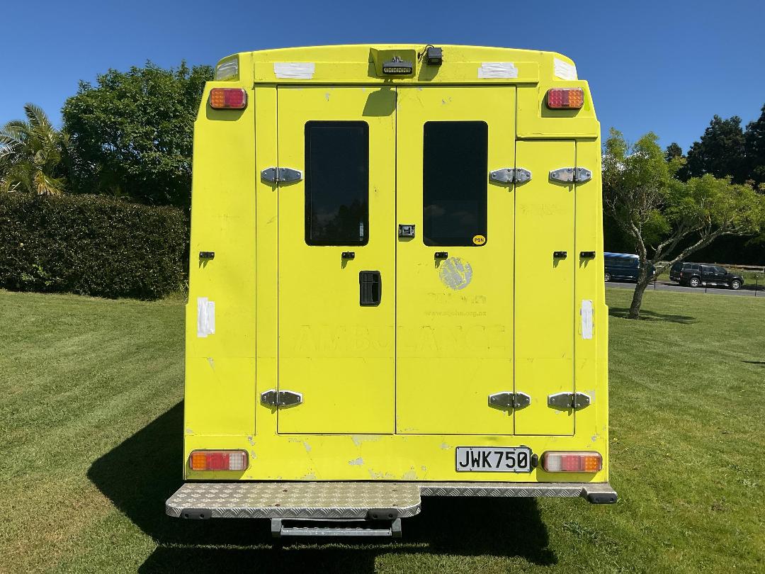 Photo '7' of Mercedes-Benz Sprinter M-B 319 SPRINTER CC Ambulance Photo '7' of Mercedes-Benz Sprinter M-B 319 SPRINTER CC Ambulance